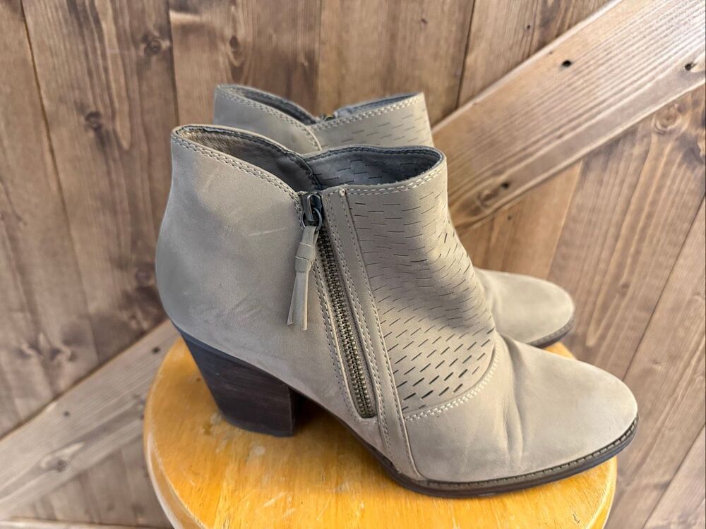 BareTraps Women’s Gray Side Zip Perforated Ankle Booties Size 10M